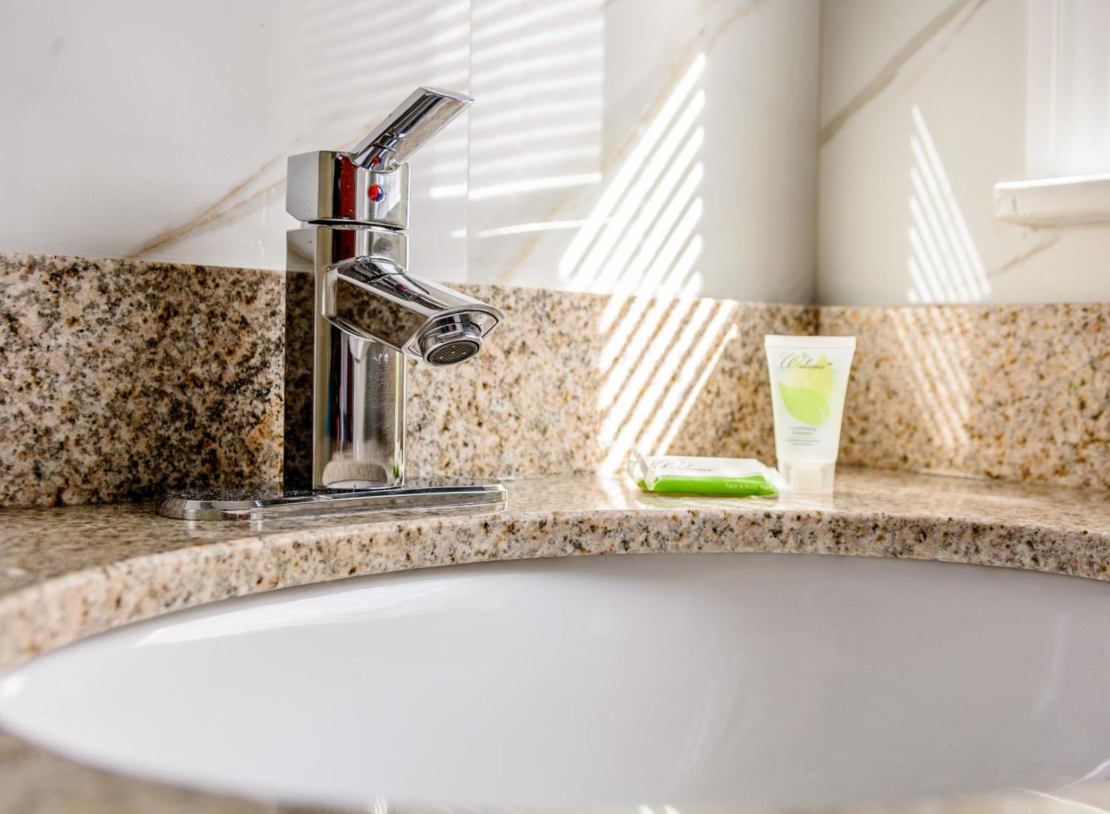 Redfox Motel, Motel in Foxboro Massachusetts - Book Online