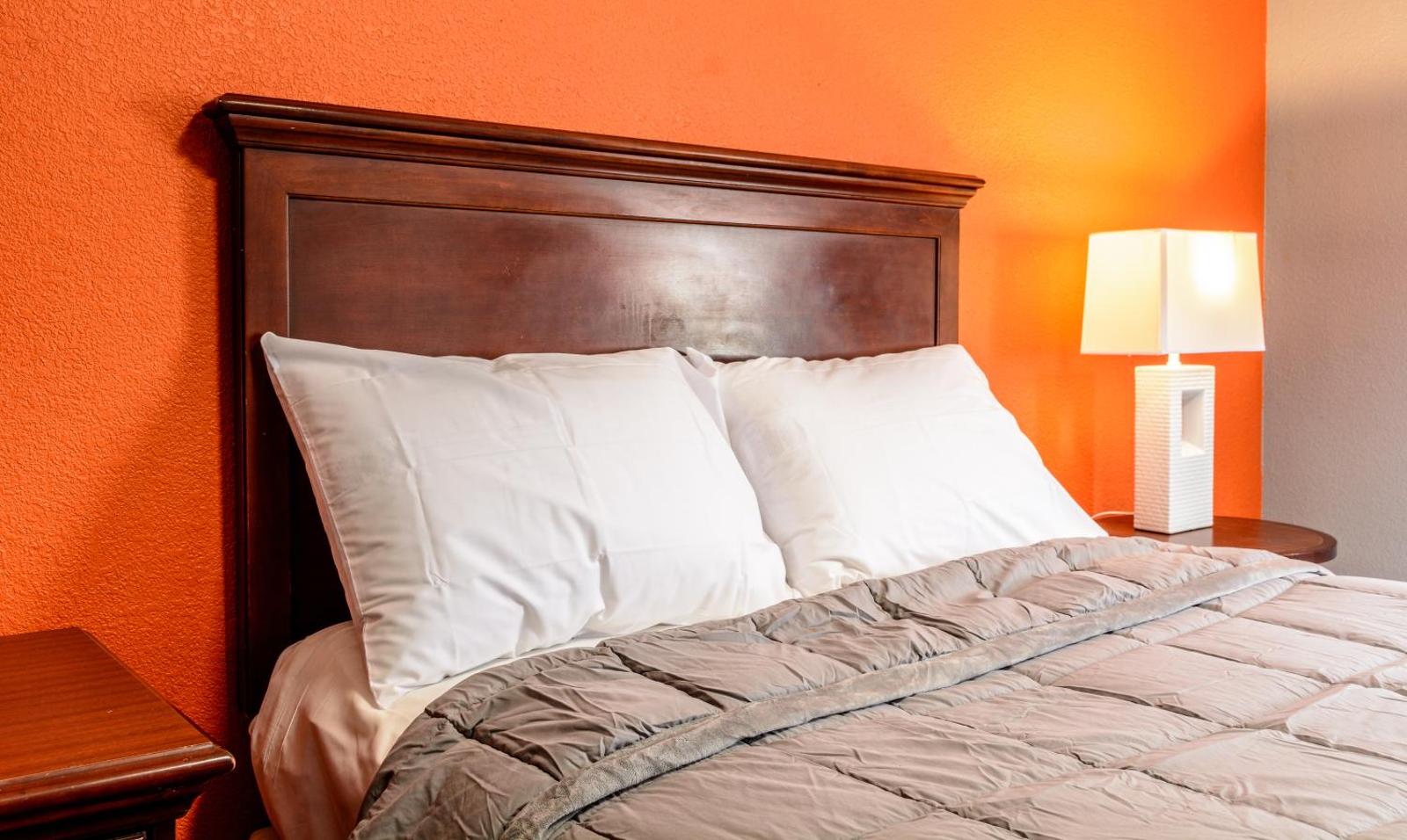 Redfox Motel, Motel in Foxboro Massachusetts - Book Online